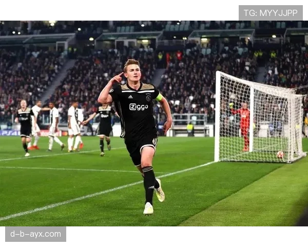 德里赫特展现战术灵活性，助力球队稳健调整取得成功