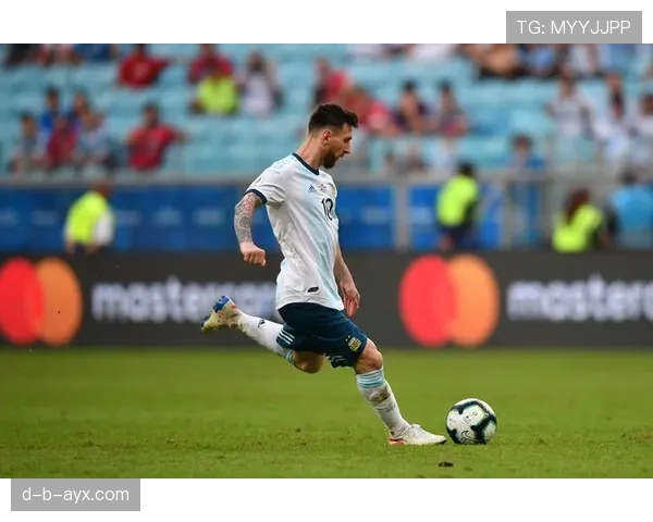 哥伦比亚队在美洲杯中的精彩表现逐渐显现，重回巅峰的希望与挑战引发关注